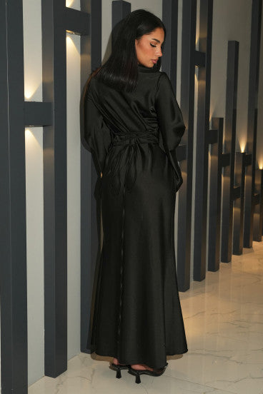 Nadia - Satin kjole med sløjfe